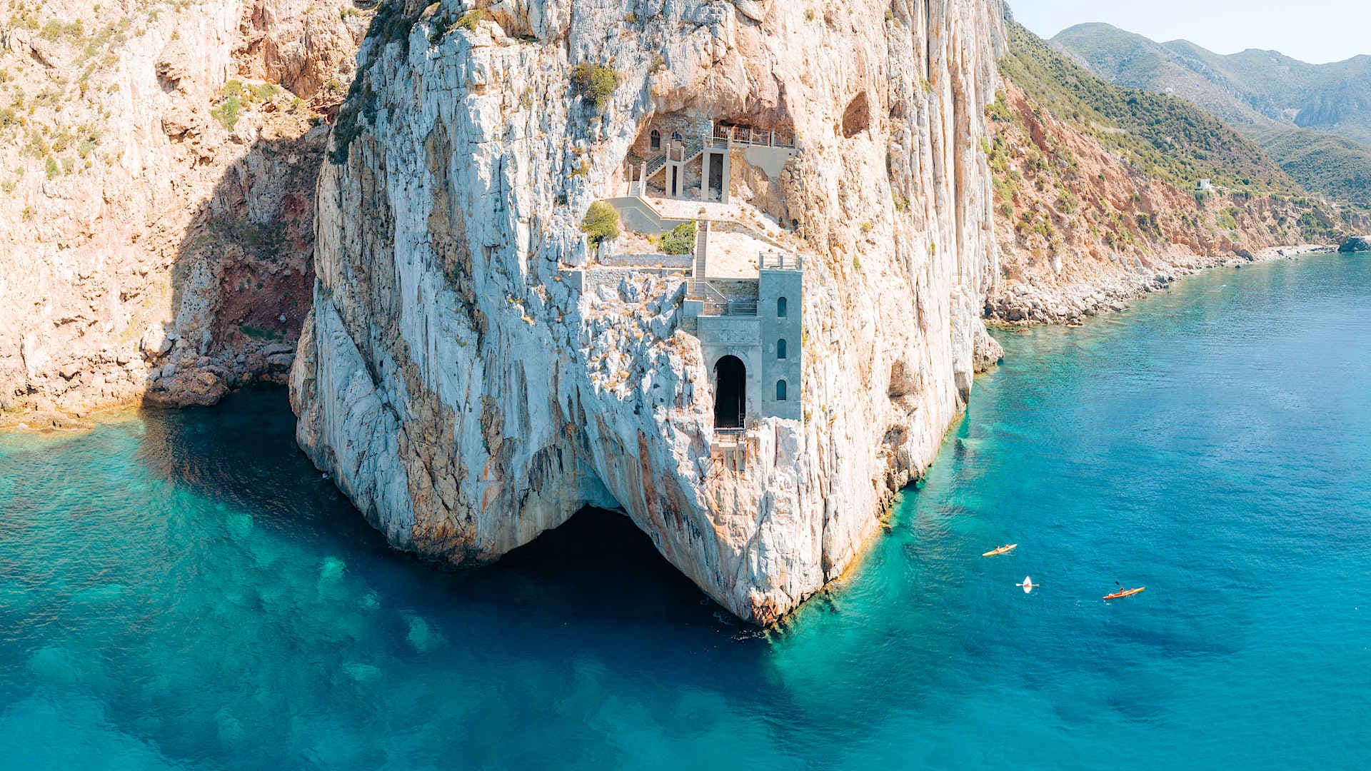 Explore Sardinia & Italy with private guides and a tailor-made itinerary.