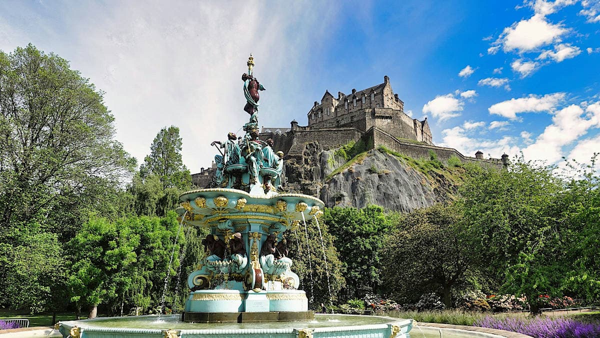 Scottish Heritage, Hilltop Fortress and Panoramic City Views