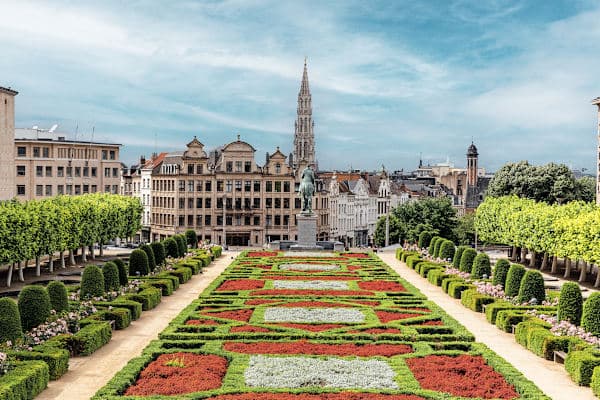 Alexander Spatari Paris & Brussels Explorer