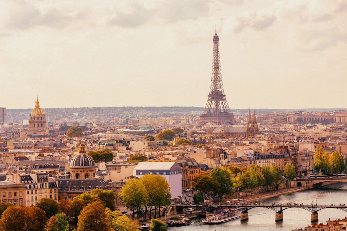 DISCOVER THE CITY OF PARIS