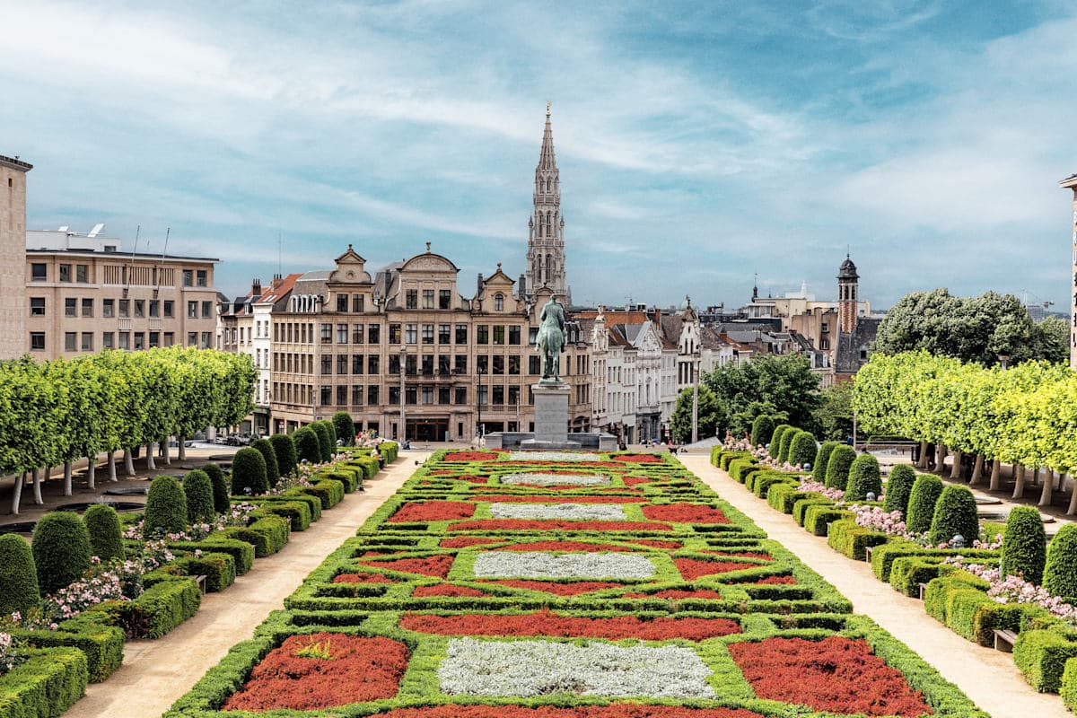 Alexander Spatari Paris & Brussels Explorer